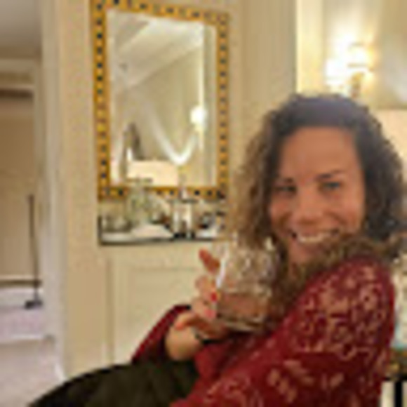 Meet your Posher, Taylor - Picture 1 of 1